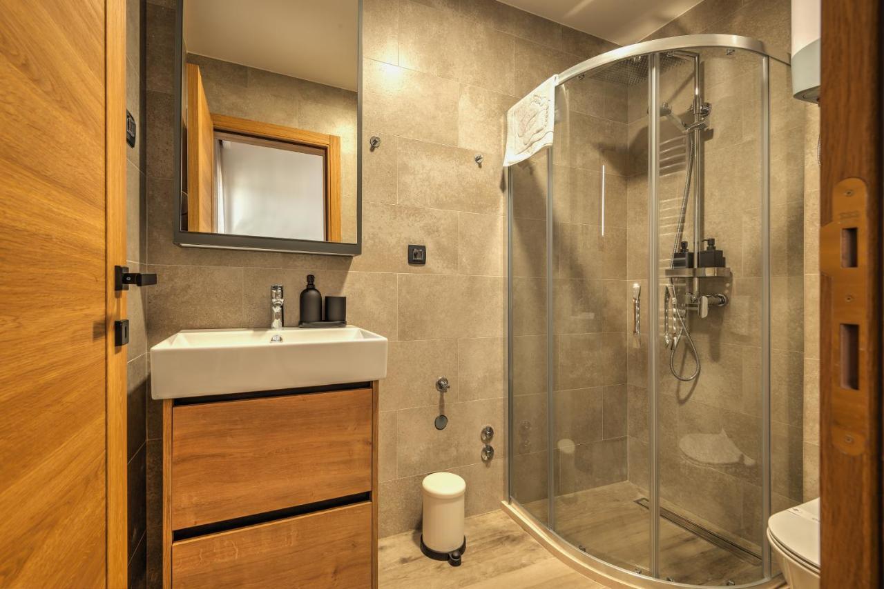 קולאסין Apartmani Studio Proforma מראה חיצוני תמונה